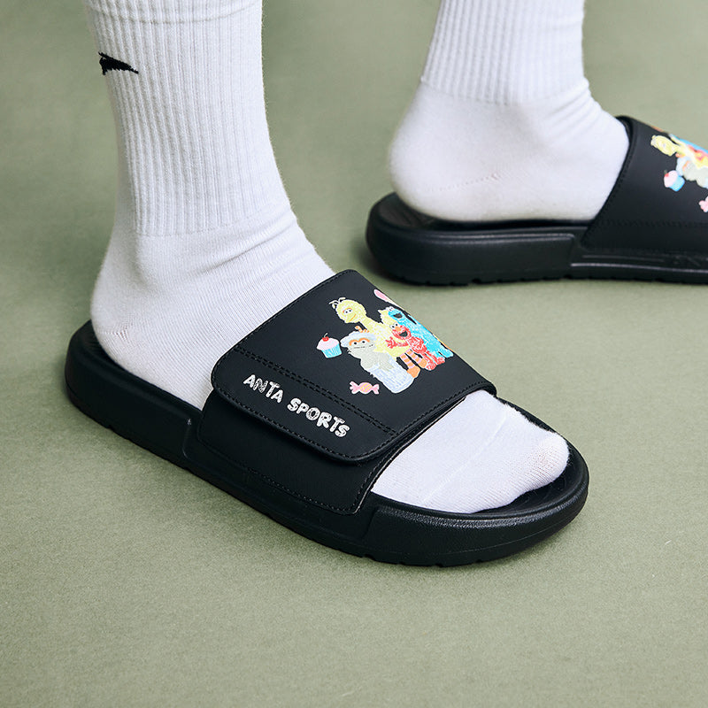 Sandal kaws x supreme original 2025